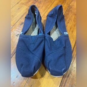 Tom’s denim blue women’s size 6.5 EUC